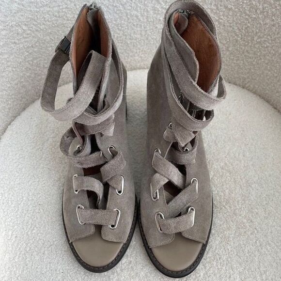 Jeffrey Campbell Salazar Bootie Block Heel Suede Lace Up Taupe 9.5 - Picture 3 of 10